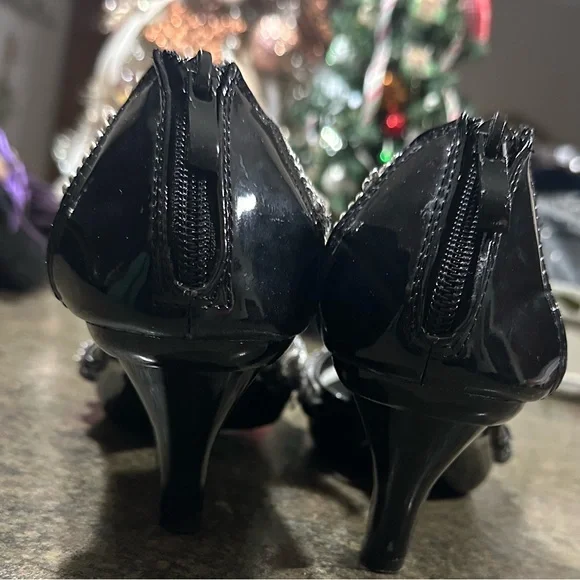 Delicacy Rhinestone Embellished Zippered Black Heels size 8 - Picture 6 of 8